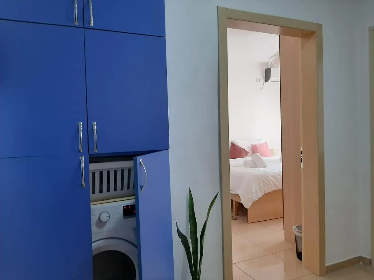 Sazani'S Place Fier Privat bolig