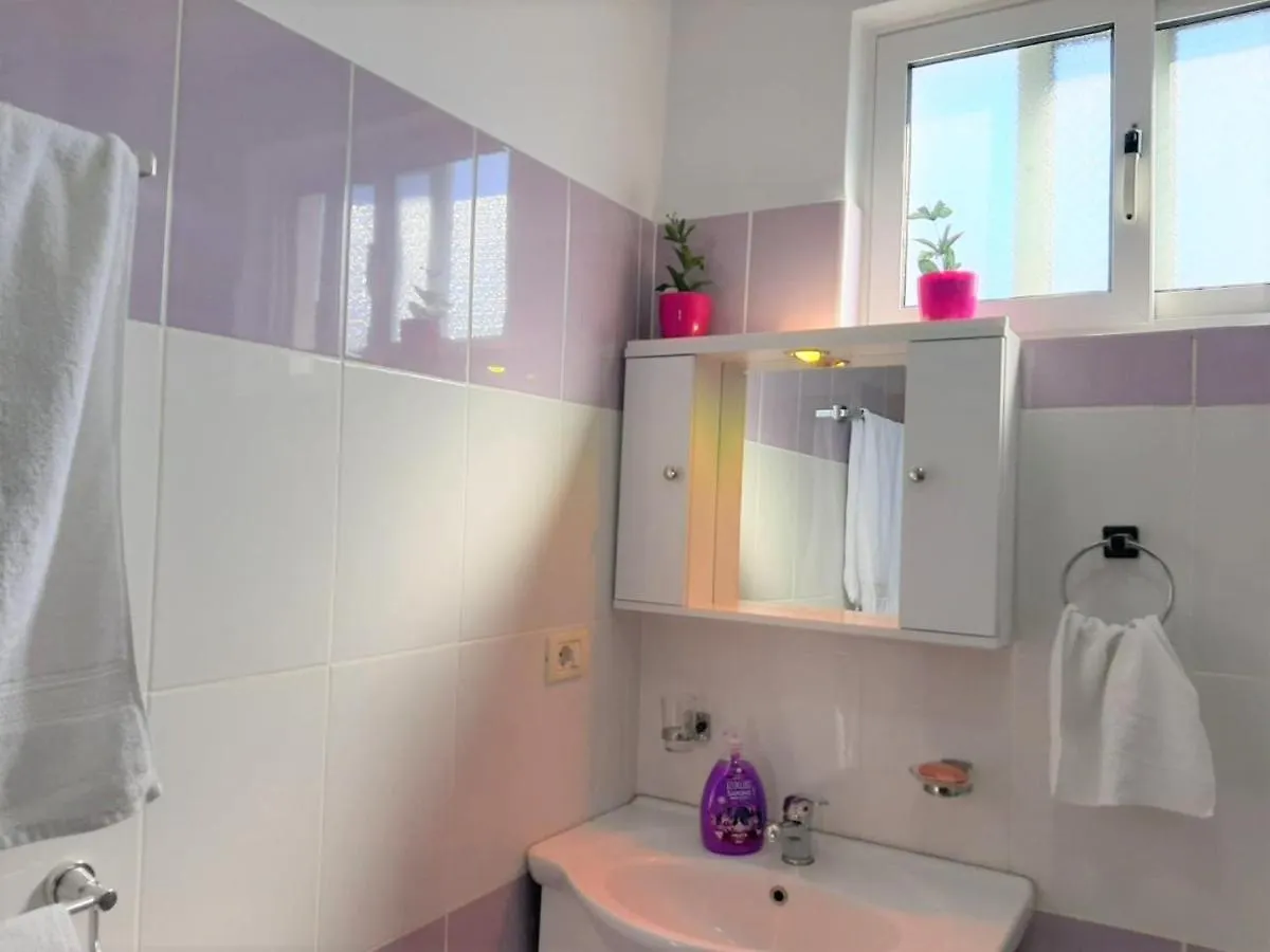 Privat bolig Sazani'S Place Fier