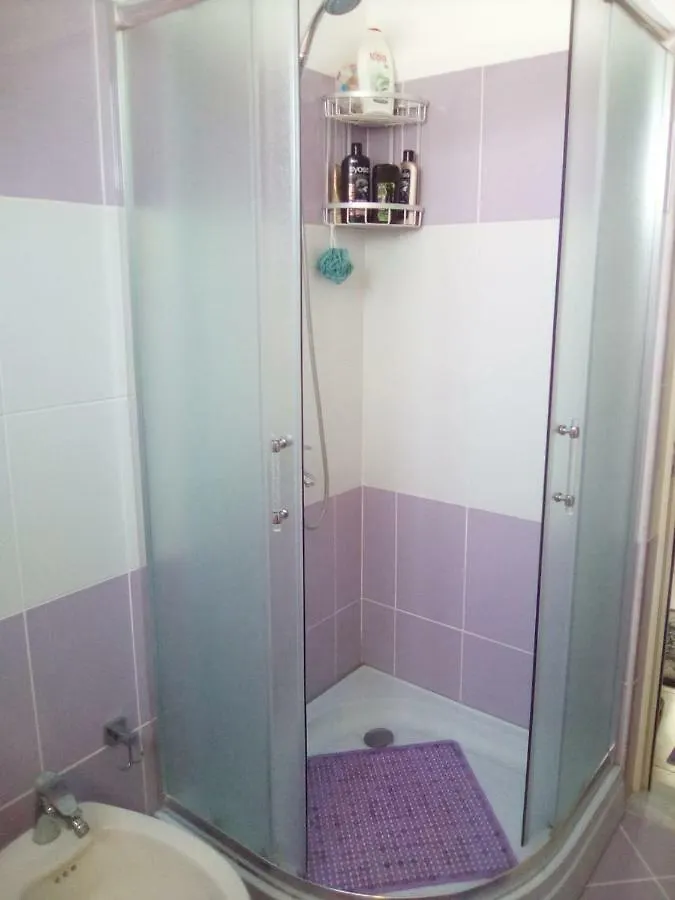 Sazani'S Place Fier Albanie